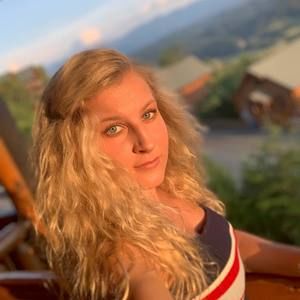 Meet your Posher, Kayla